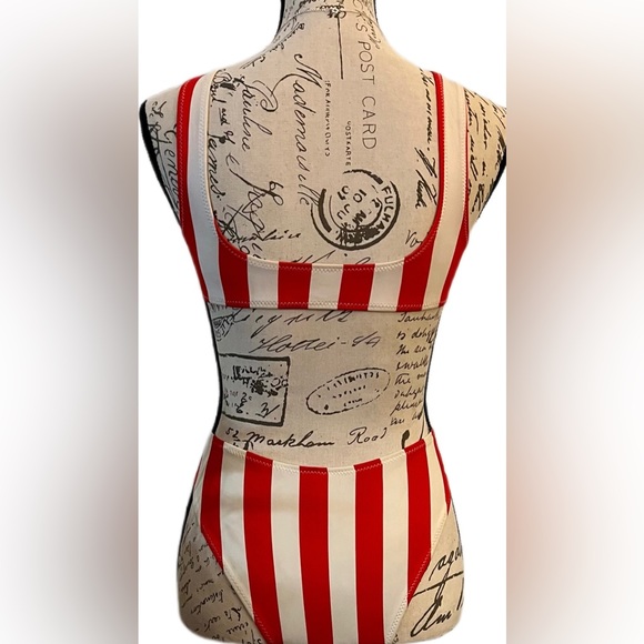 SOLID & STRIPED
The Riad Cream Stripe Elle Bikini top medium/ bottom small - Picture 6 of 11